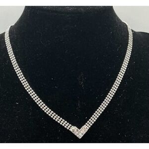 💎‎ Silver V-Shaped Clear Spinel Necklace With tiny ball chain